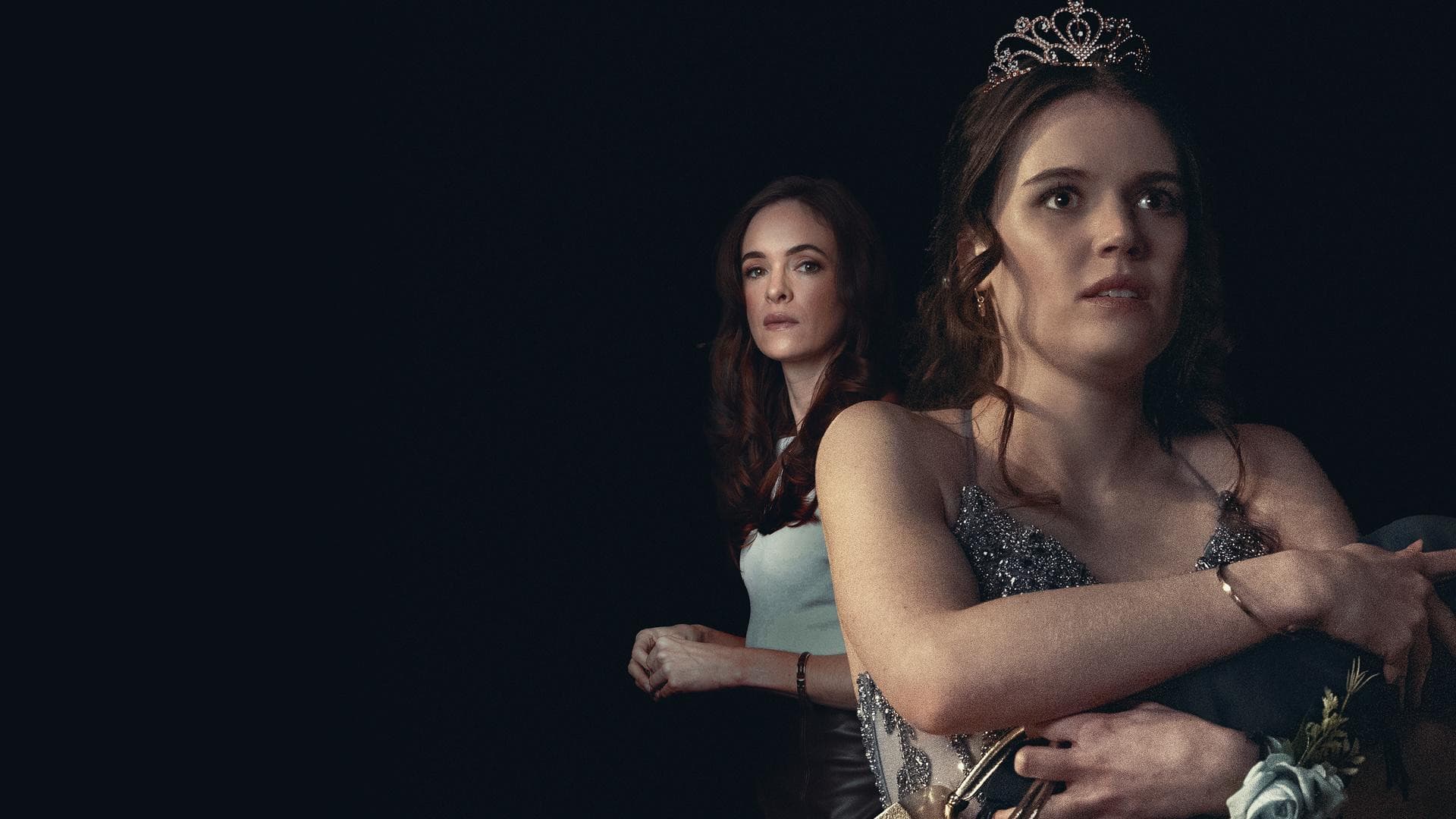 Crowning at the Prom - immagine