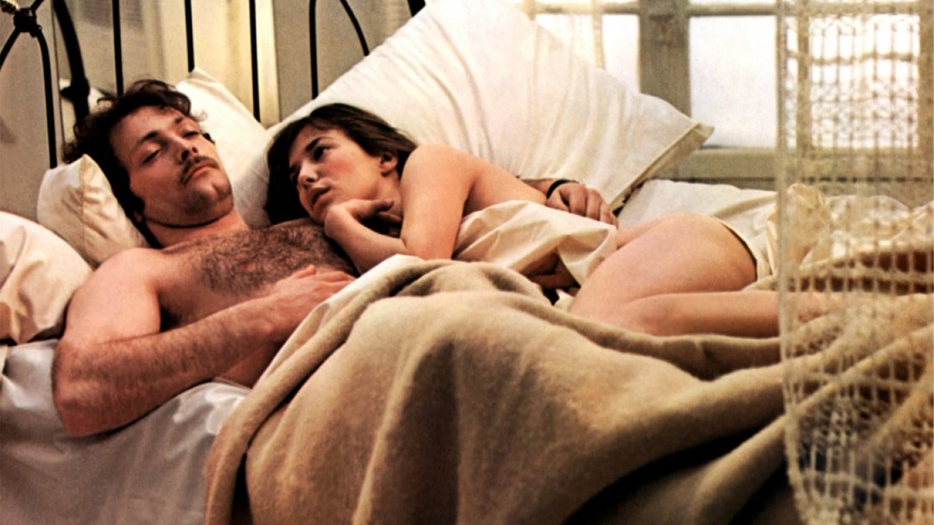 Un letto in società - immagine