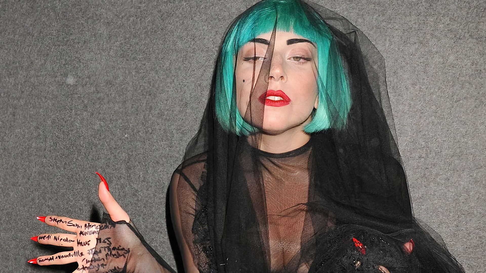 Lady Gaga: On the Edge - immagine