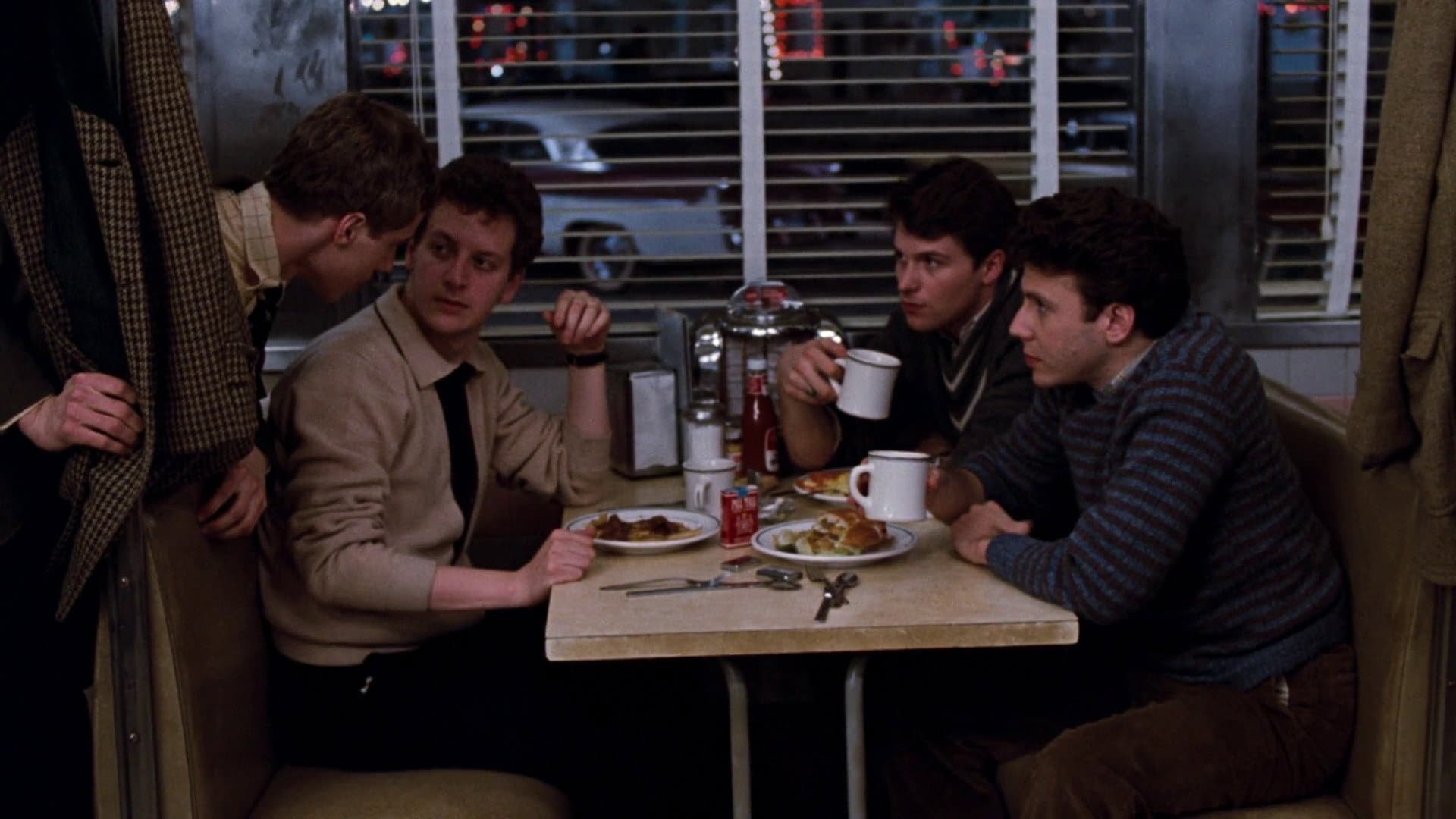 A cena con gli amici - immagine