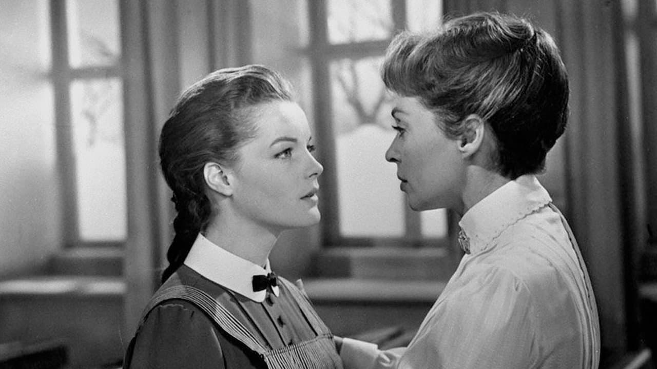Ragazze in uniforme - immagine