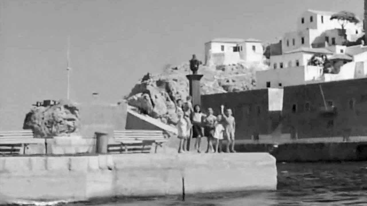 Το κορίτσι με τα μαύρα - immagine