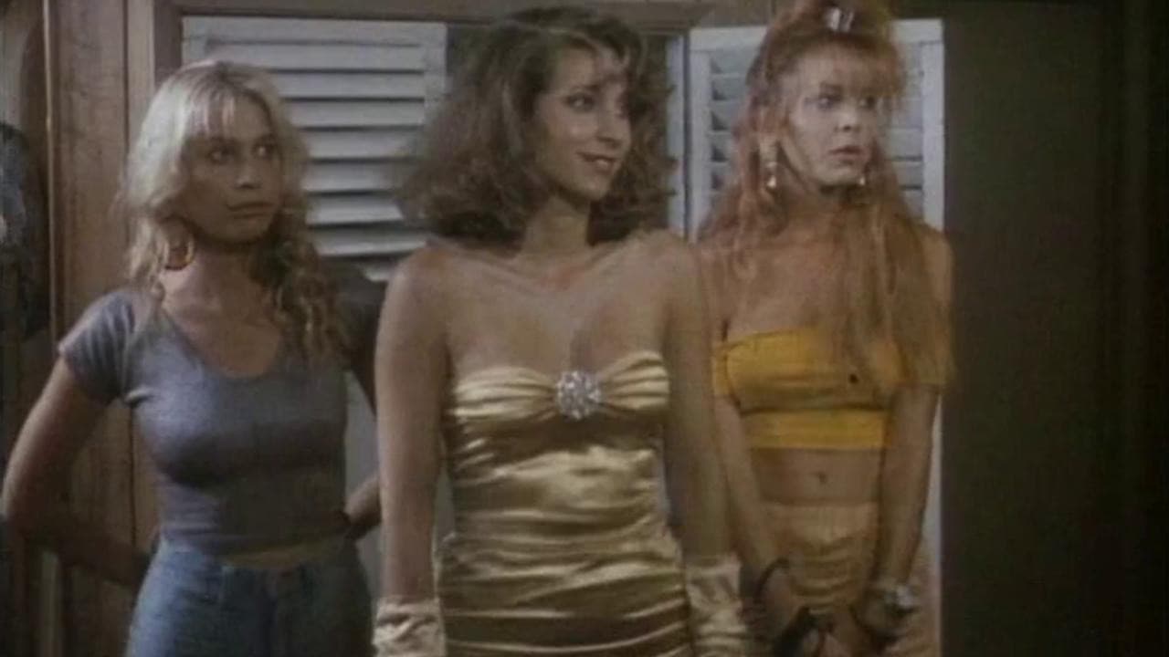 Assault of the Killer Bimbos - immagine