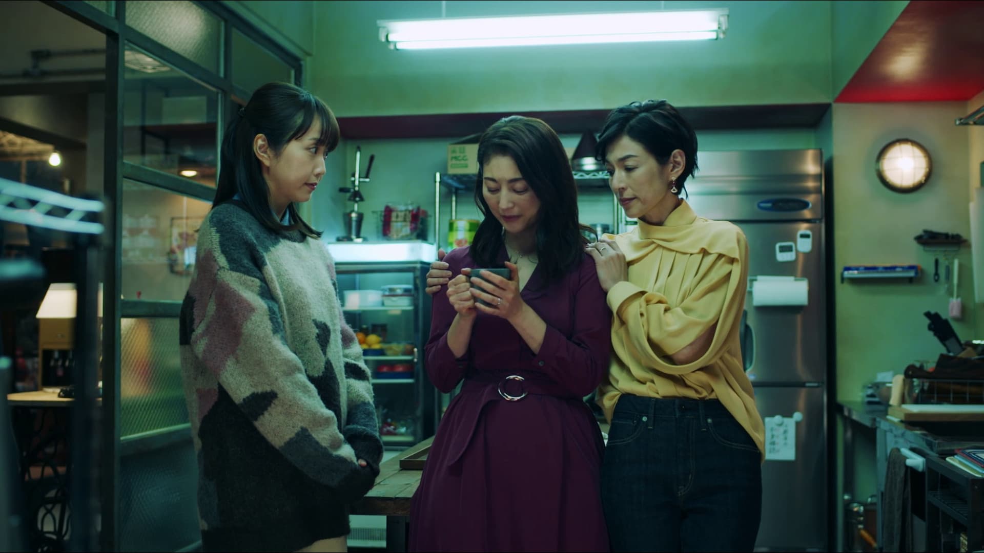 おとなの事情 スマホをのぞいたら - immagine