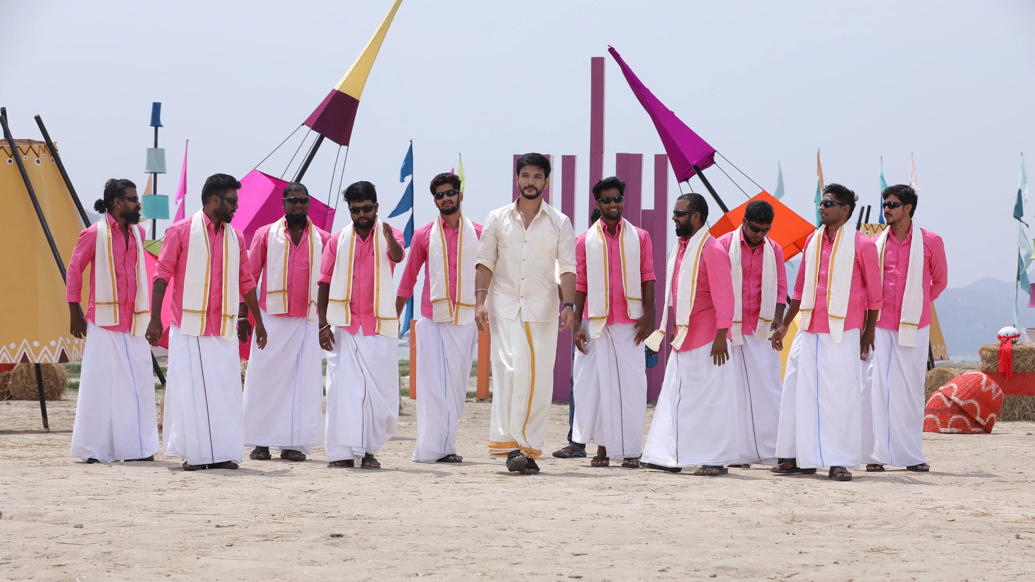 ஆனந்தம் விளையாடும் வீடு - immagine