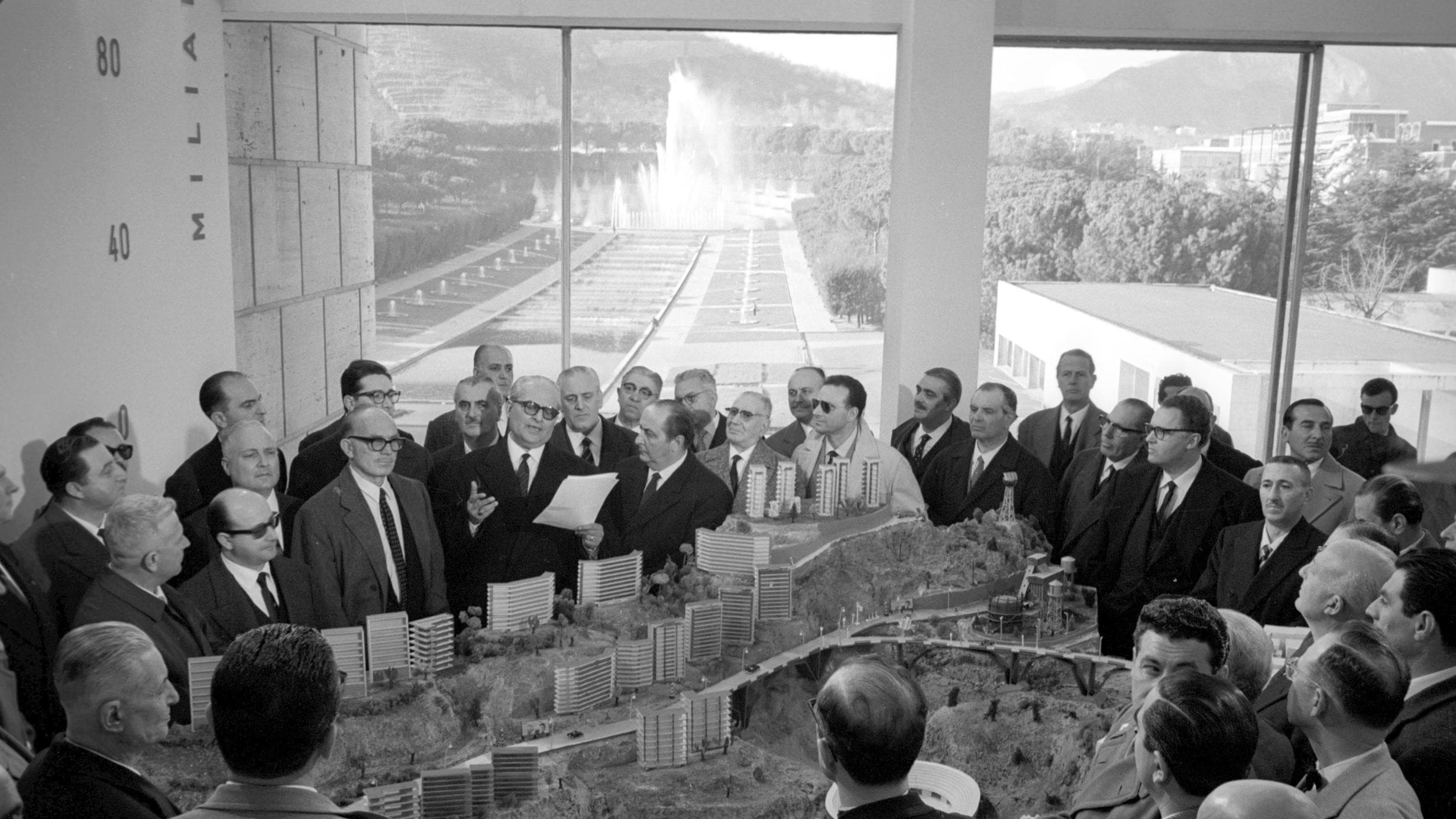Le mani sulla città - immagine
