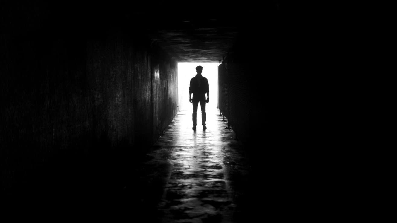 A Girl Walks Home Alone at Night - immagine