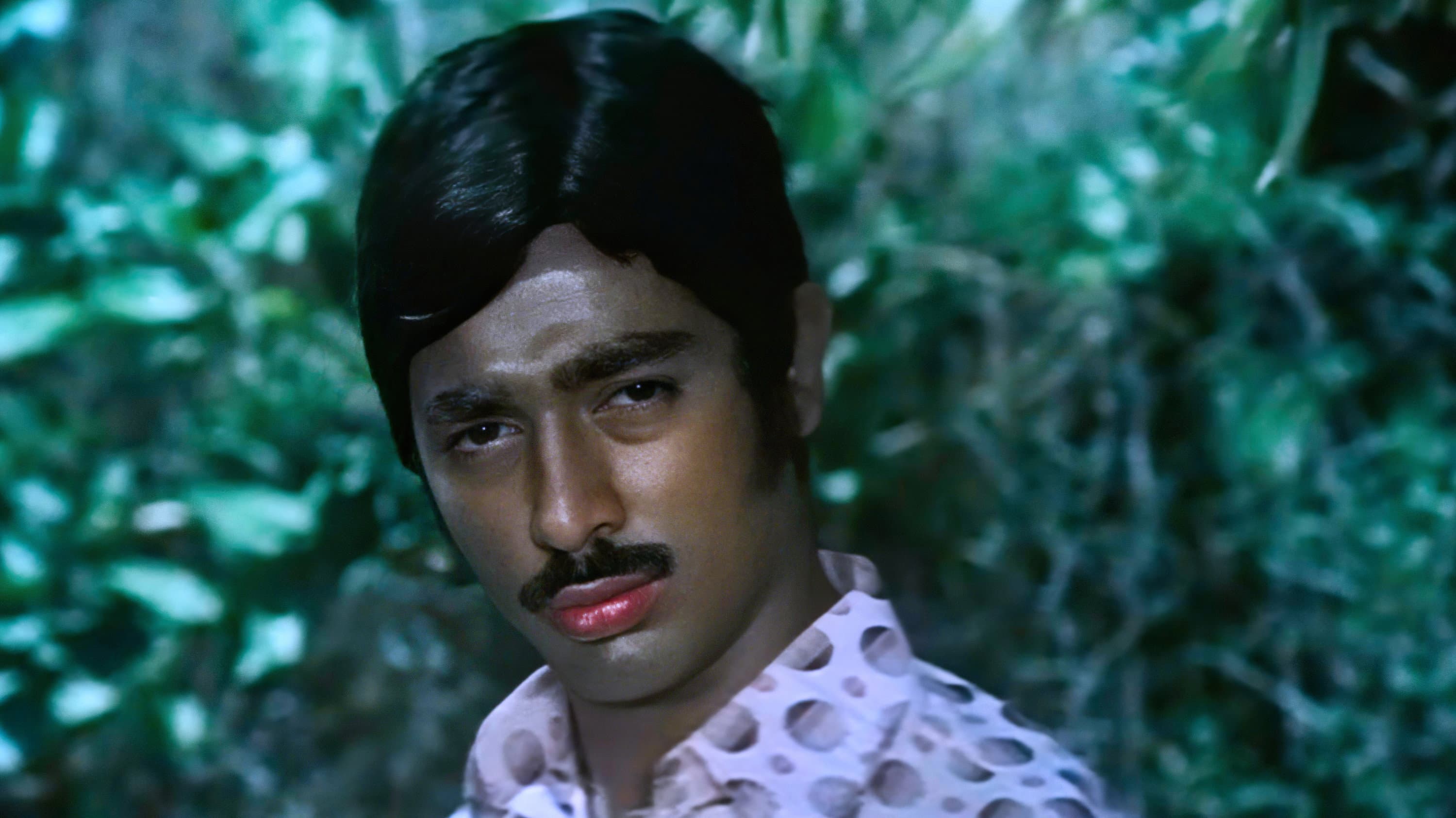 பதினாறு வயதினிலே - immagine