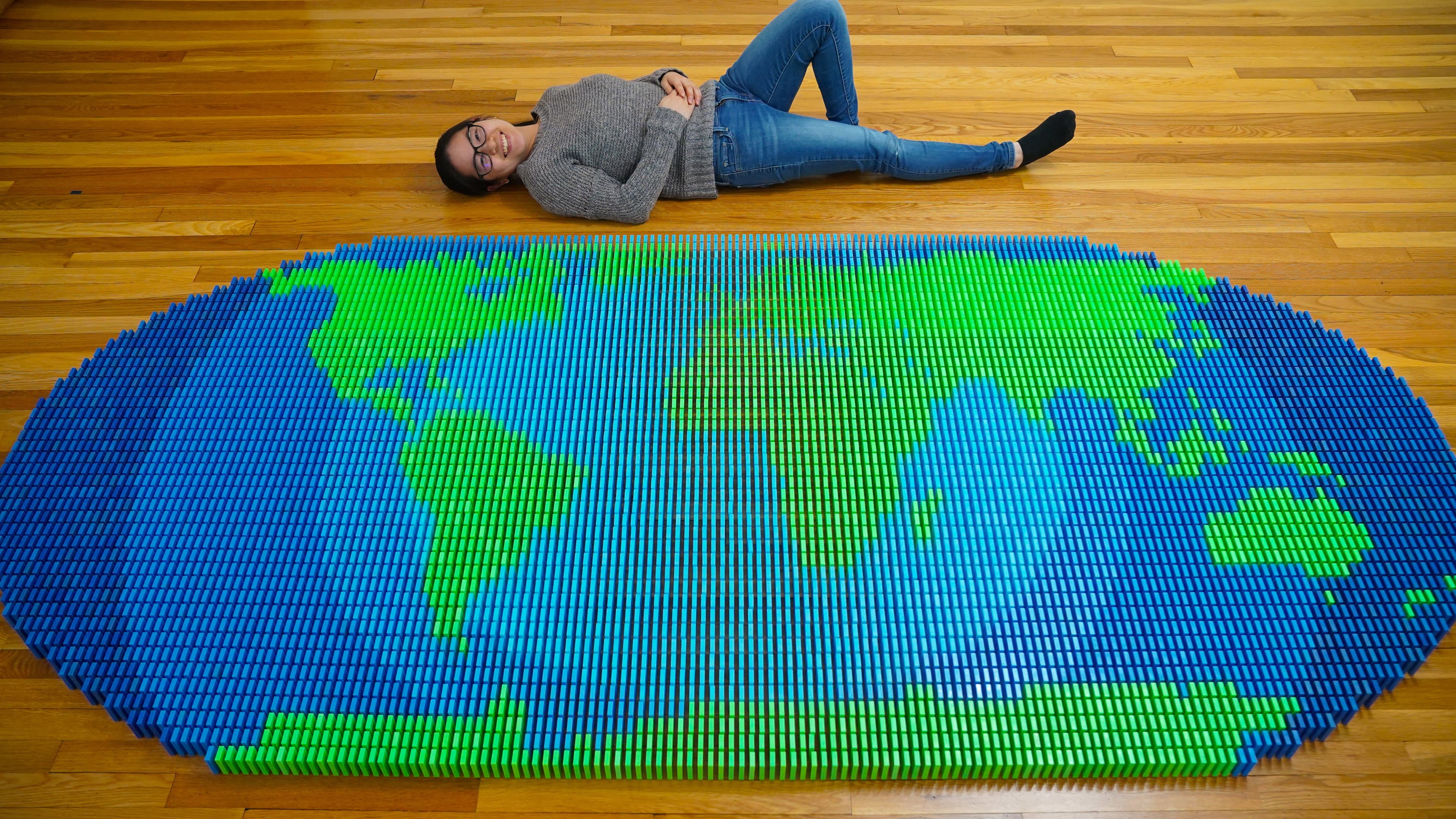 Lily Topples The World - immagine