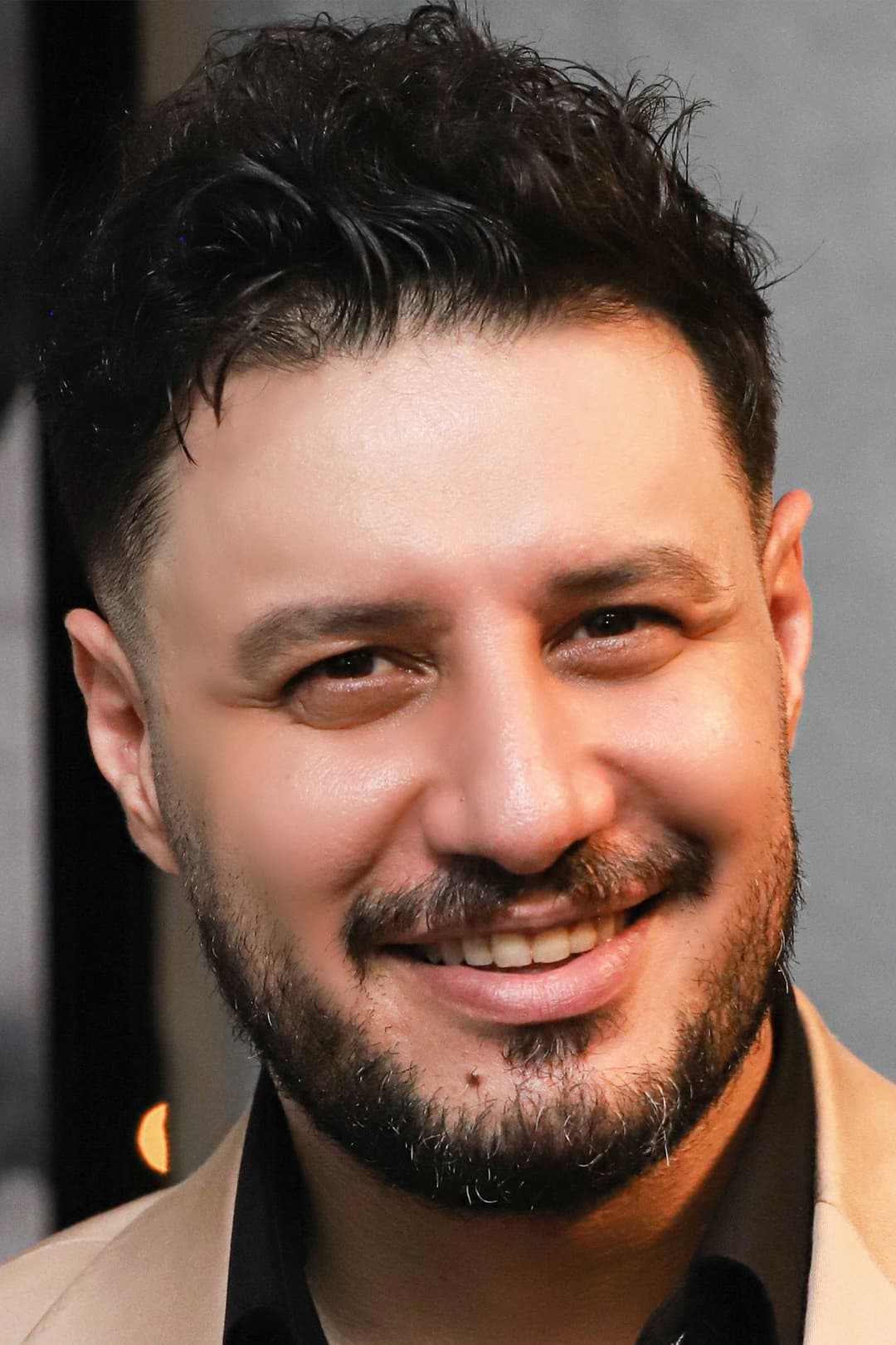 جواد عزتی