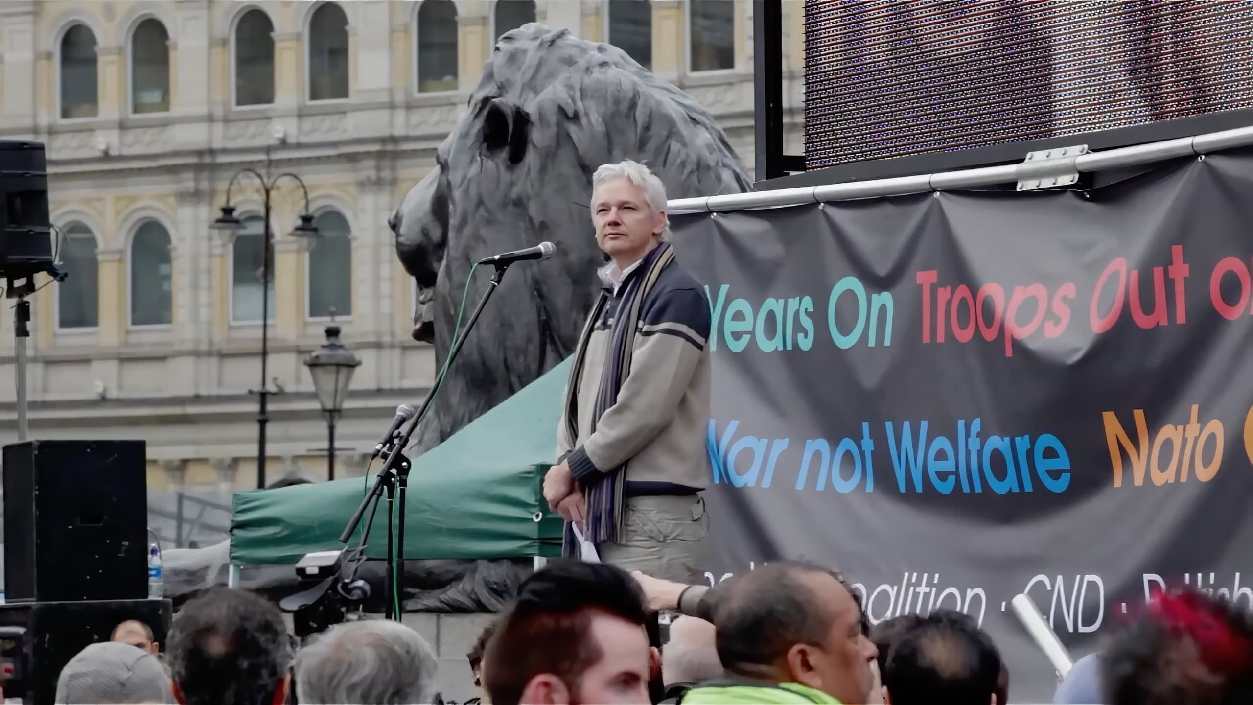The Trust Fall: Julian Assange - immagine