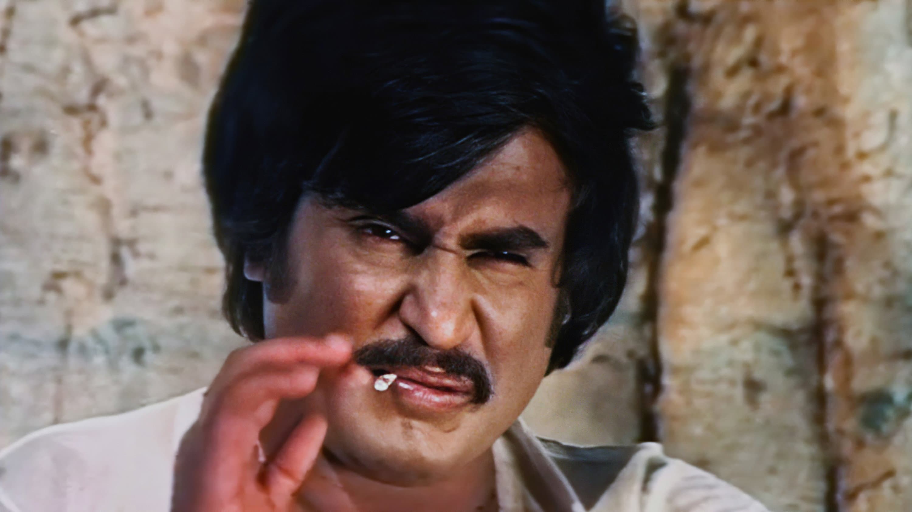 பதினாறு வயதினிலே - immagine