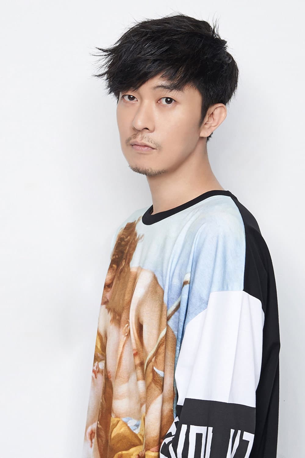윤건