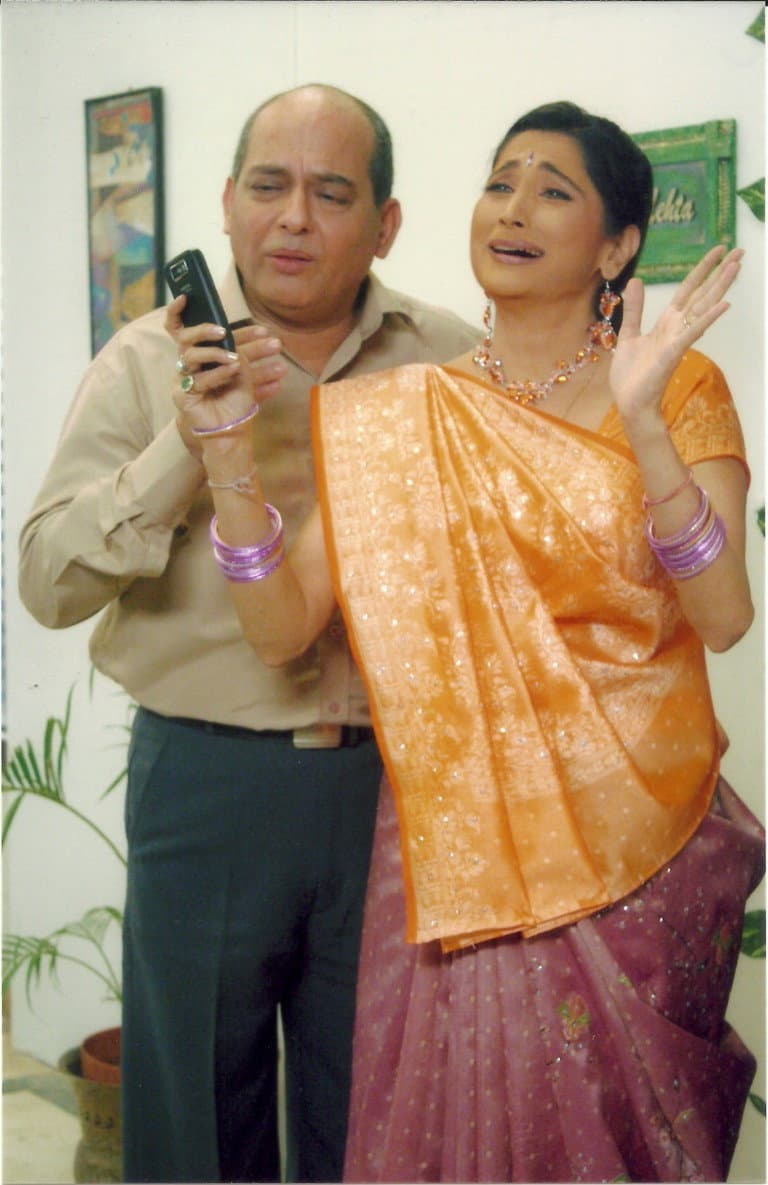 Poster di Hi! Padosi... Kaun Hai Doshi?