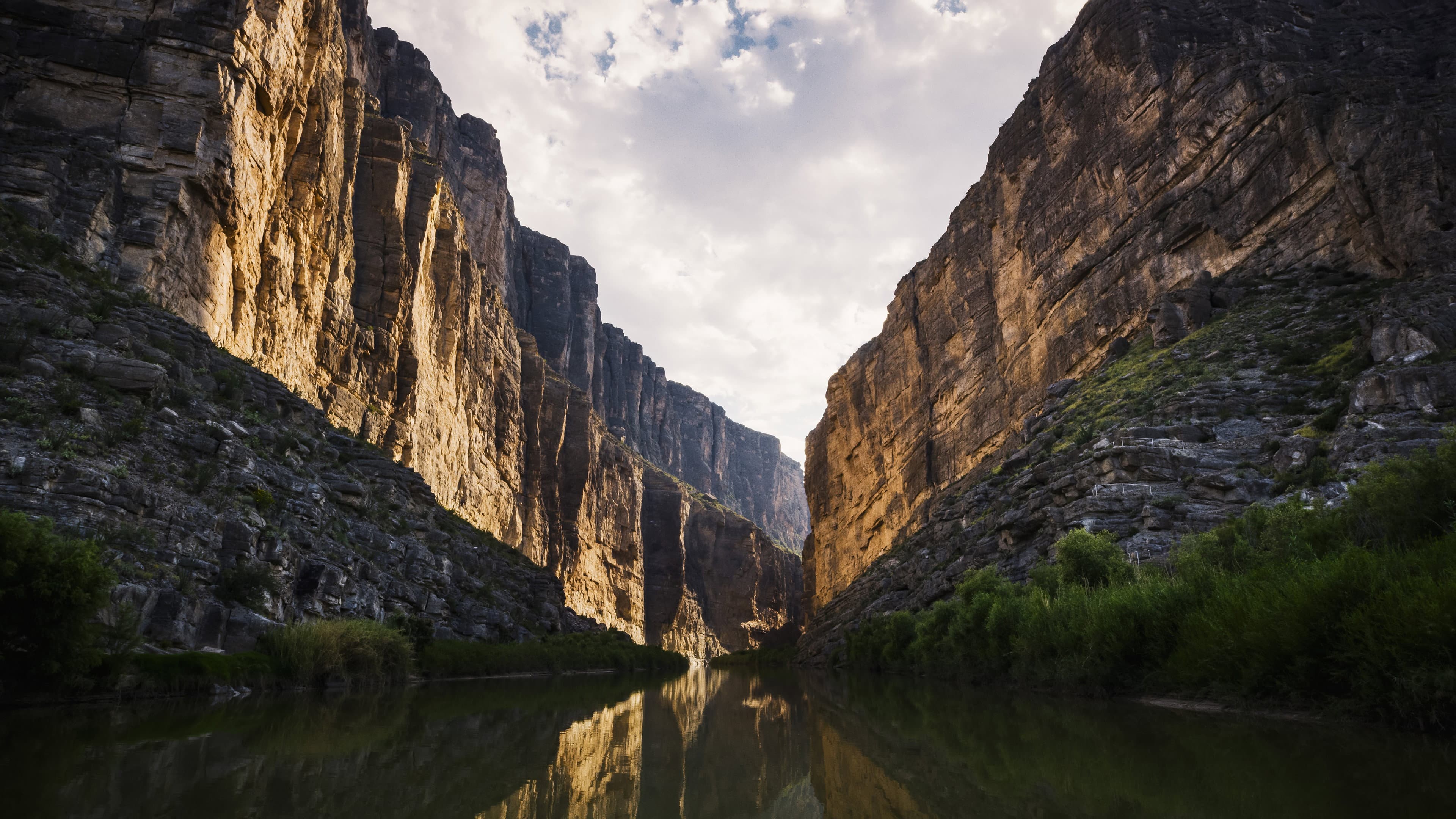 The River and the Wall - immagine