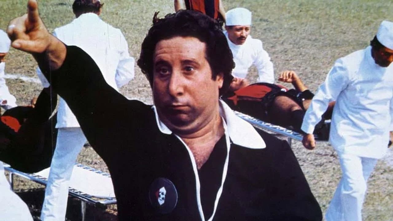 Il tifoso, l'arbitro e il calciatore - immagine