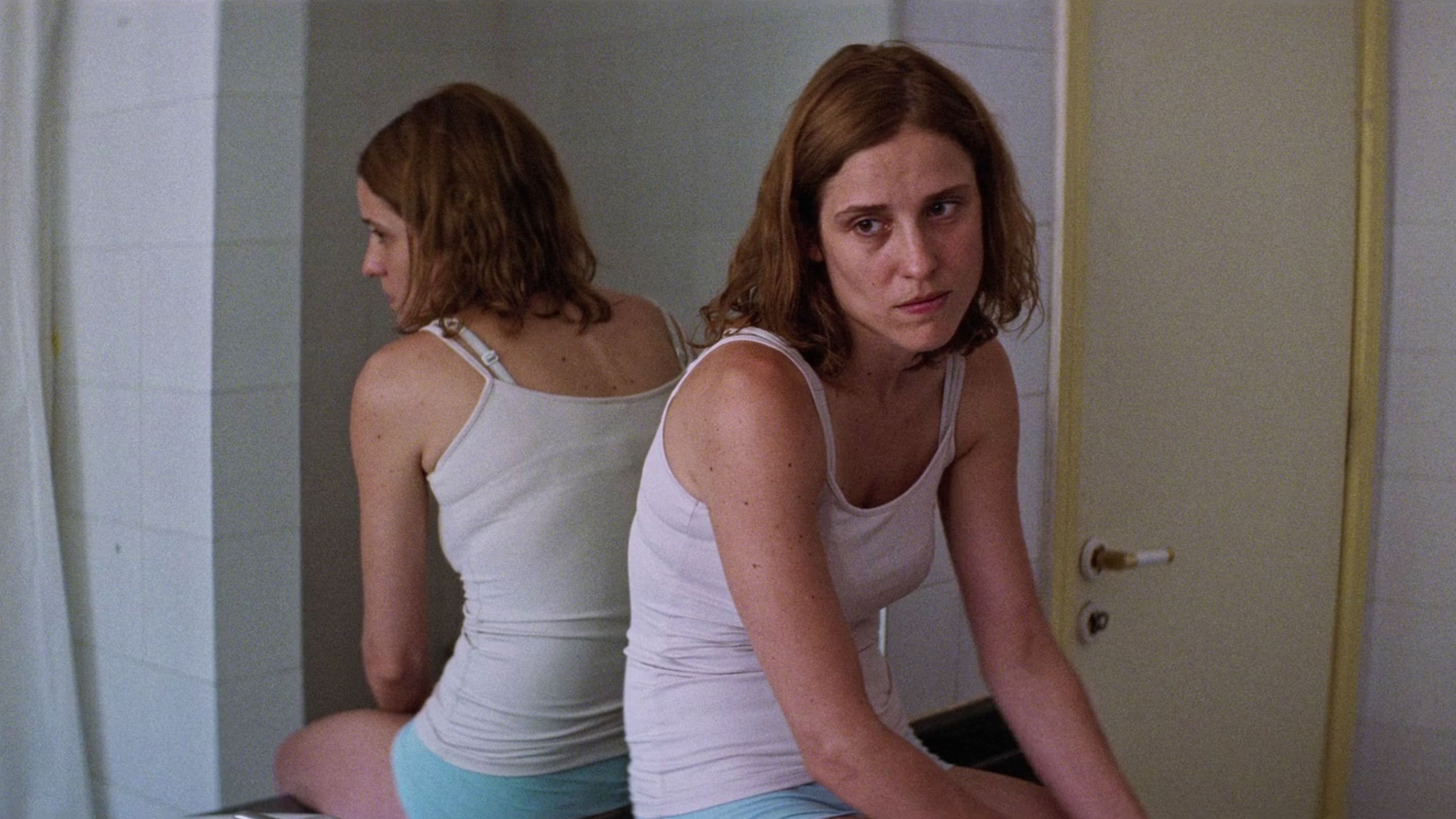 Dogtooth - immagine