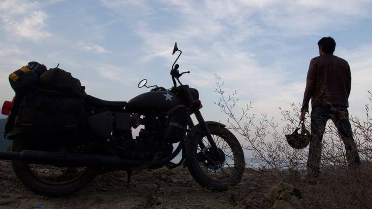 നീലാകാശം പച്ചക്കടൽ ചുവന്ന ഭൂമി - immagine