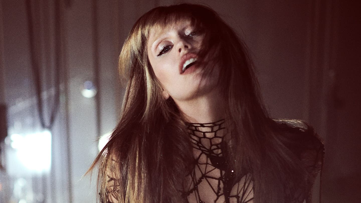 Miley Cyrus: Something Beautiful - immagine