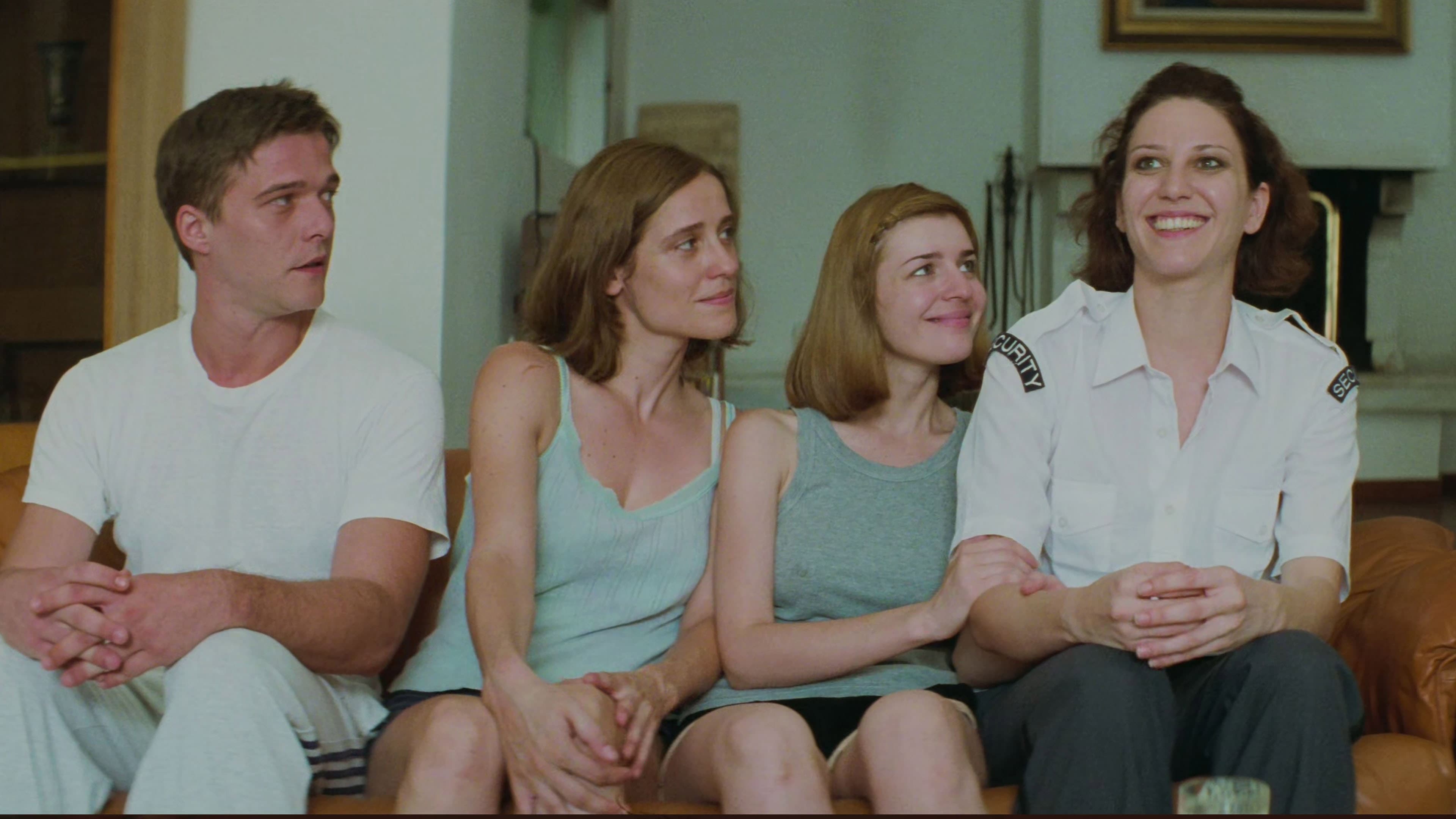 Dogtooth - immagine