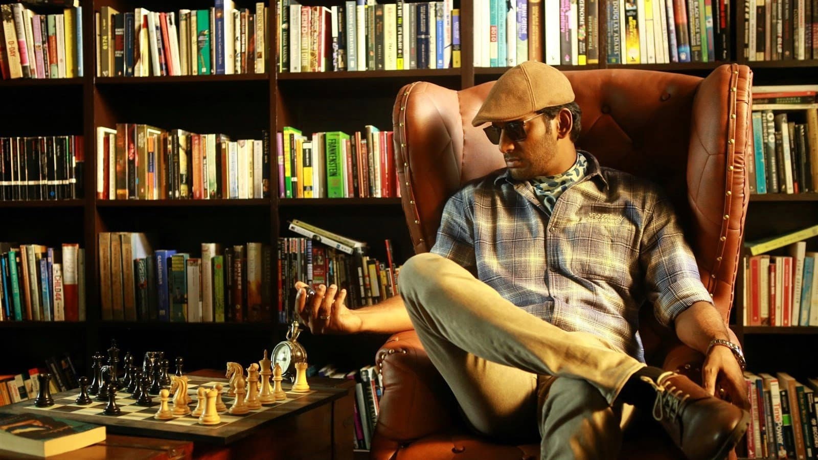 Thupparivaalan - immagine