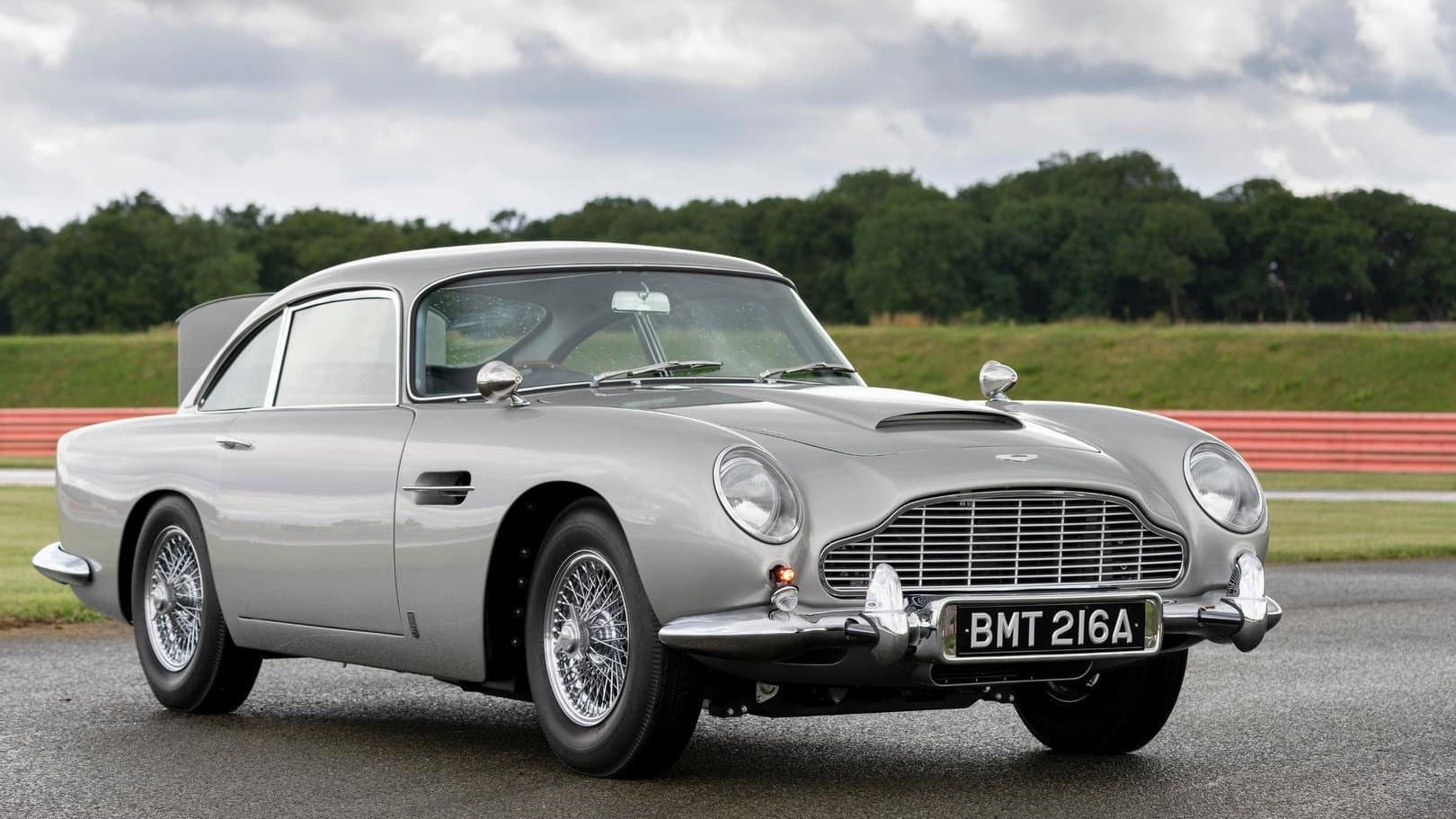 On Tour with the Aston Martin DB5 - immagine