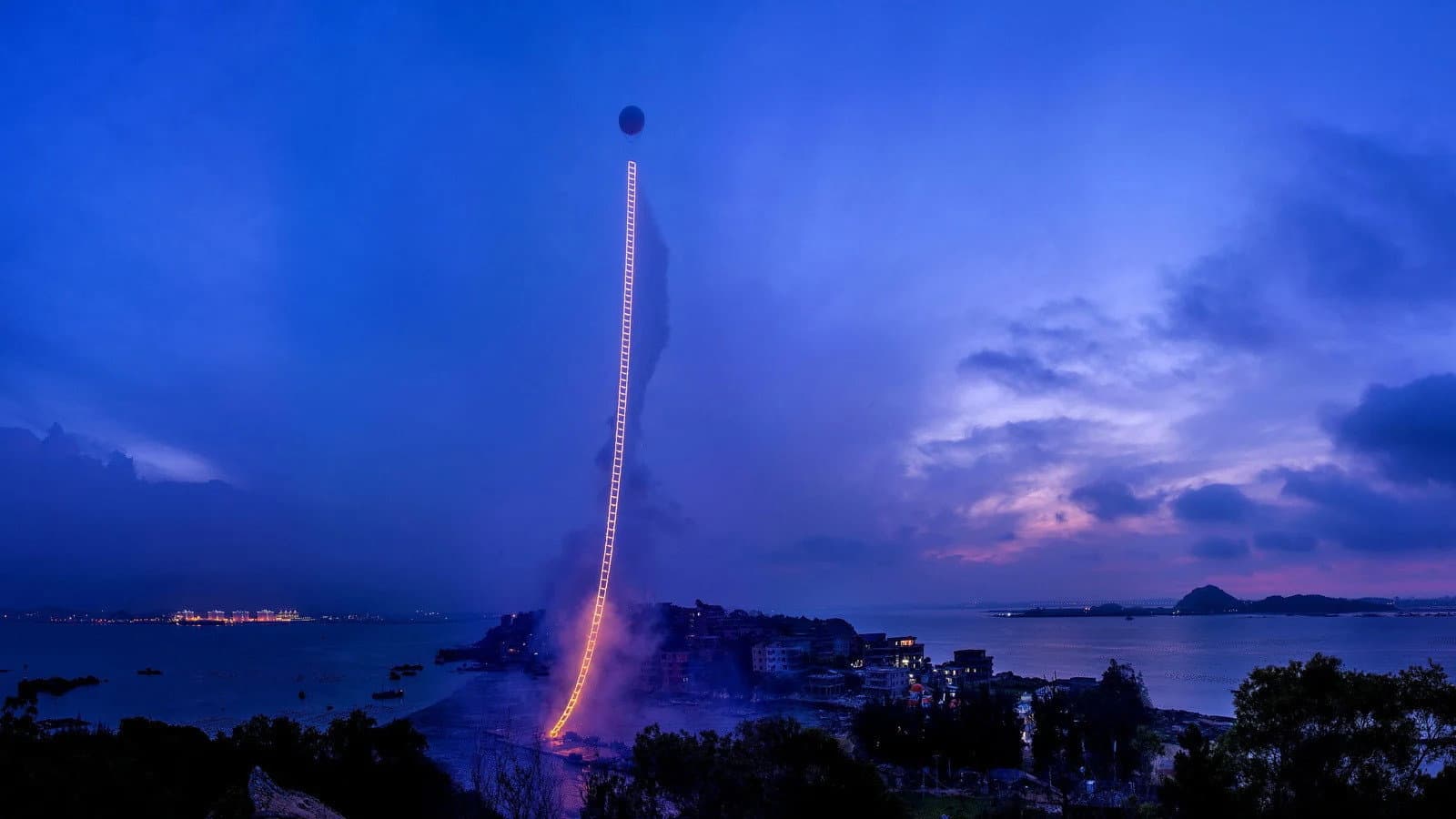 La scala celeste: L'arte di Cai Guo-Qiang - immagine