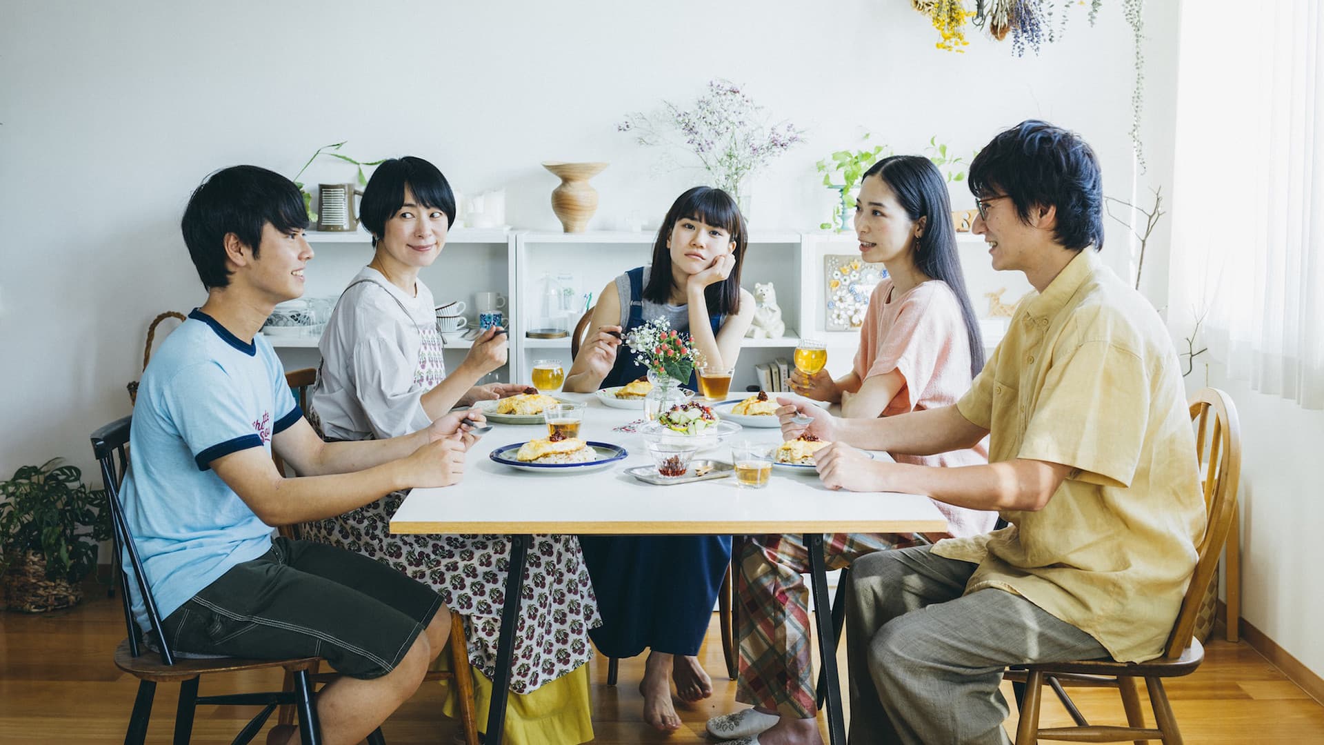 Around The Table - immagine
