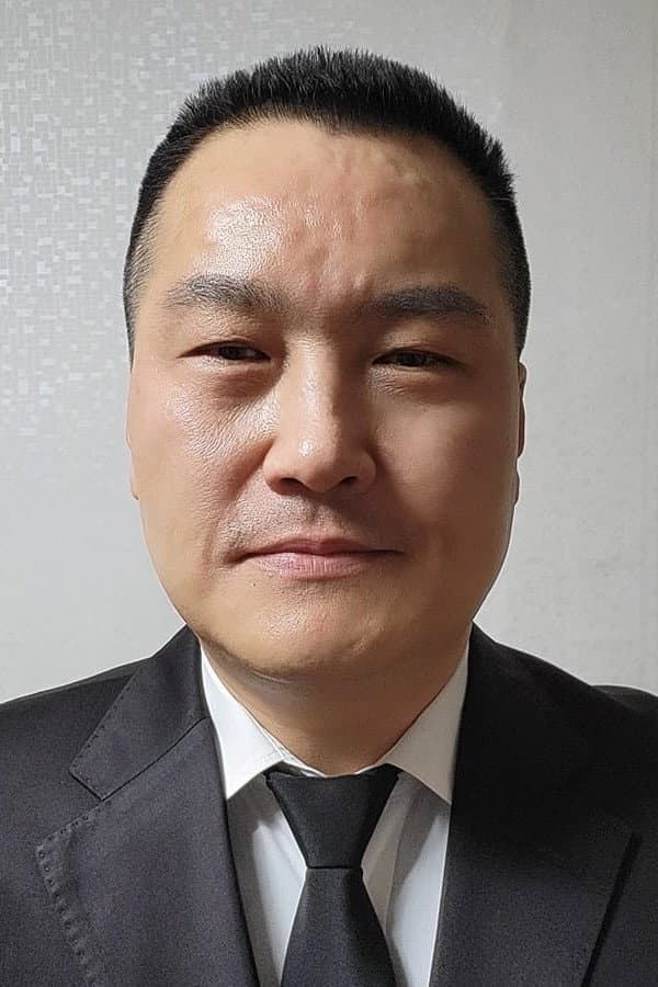최은석