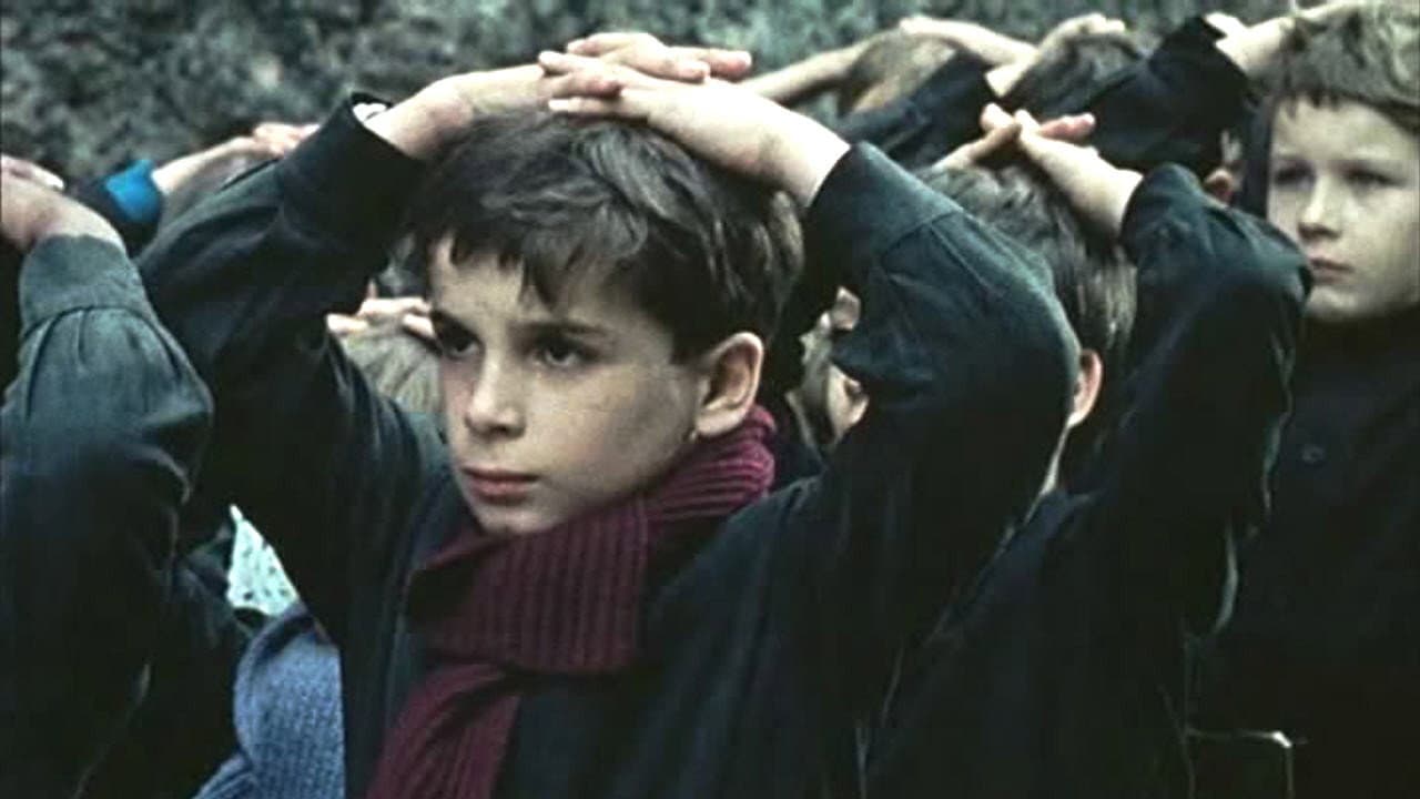 Un enfant dans la foule - immagine