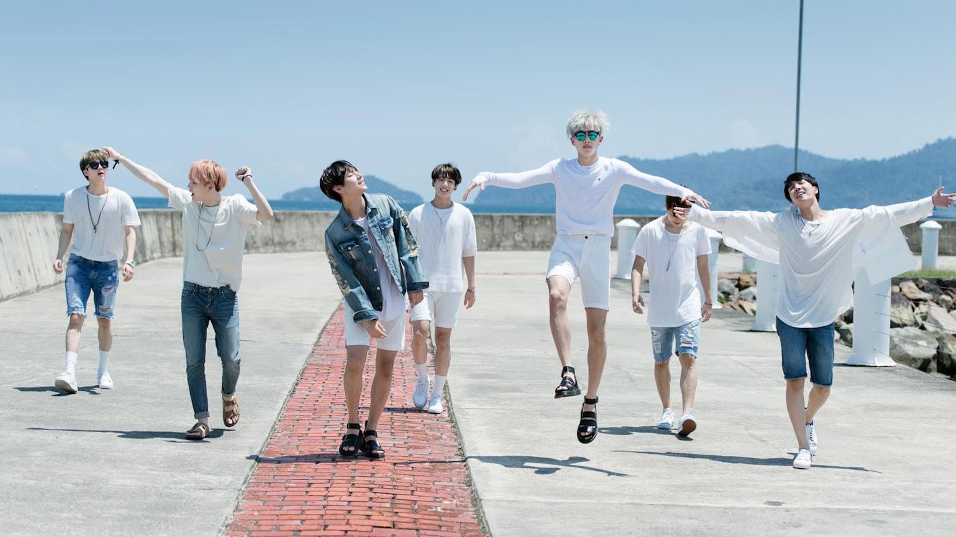 BTS 2015 Summer Package in Kota Kinabalu - immagine