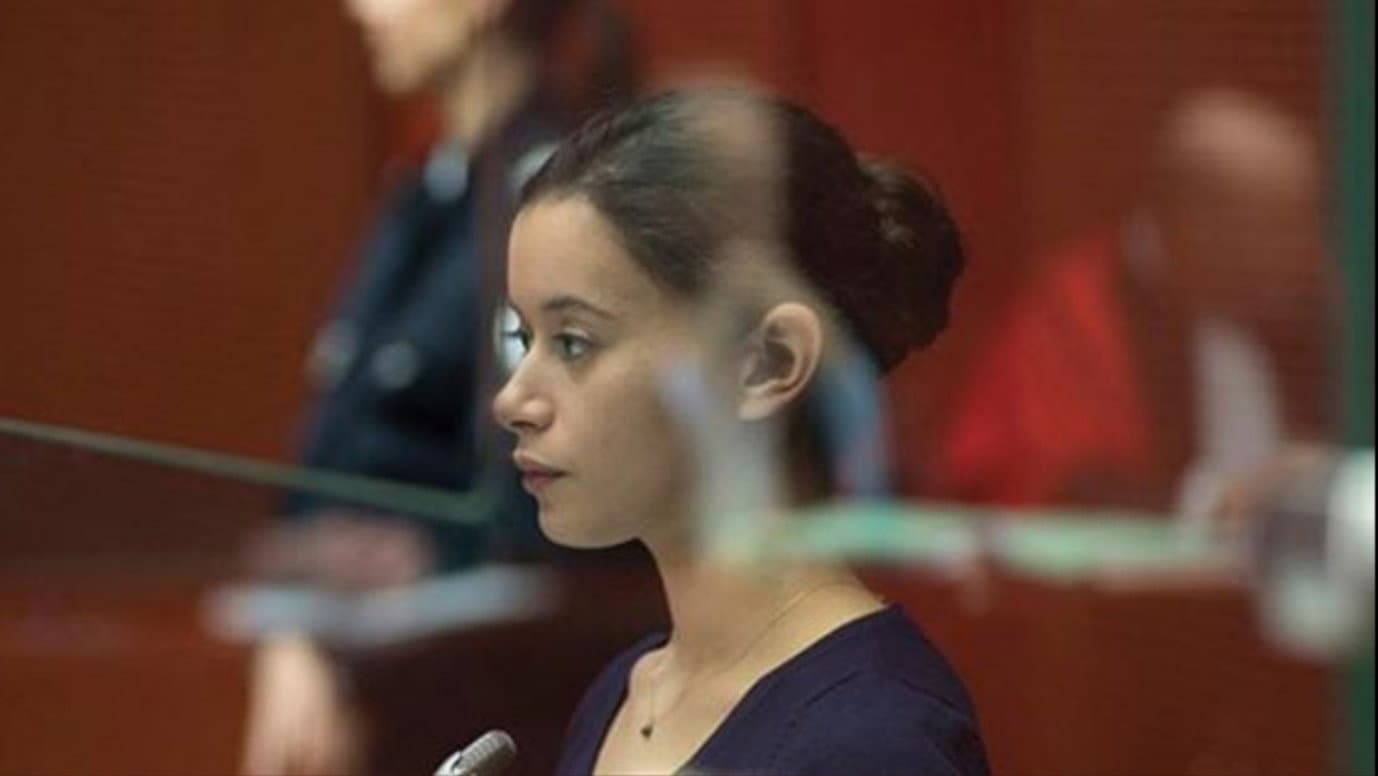 La ragazza con il braccialetto - immagine
