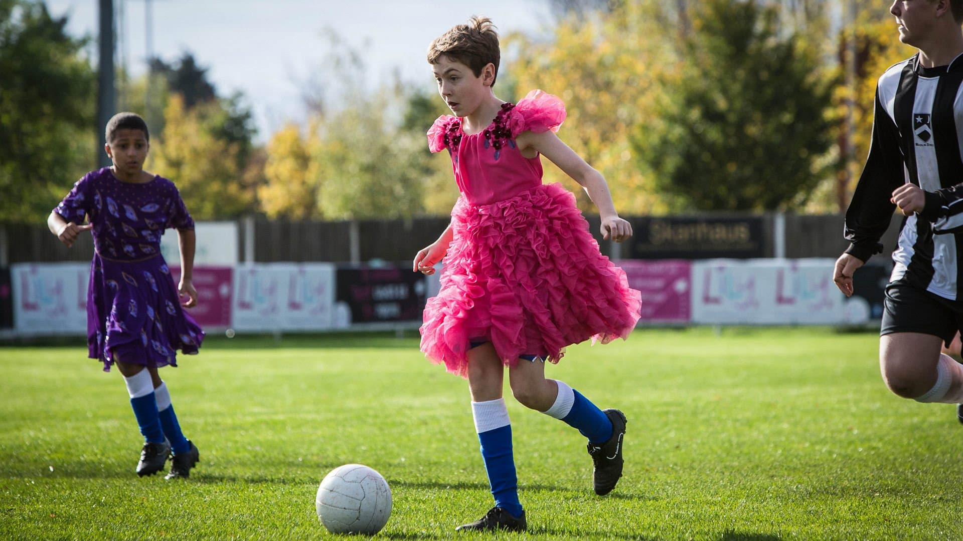 The Boy in the Dress - immagine