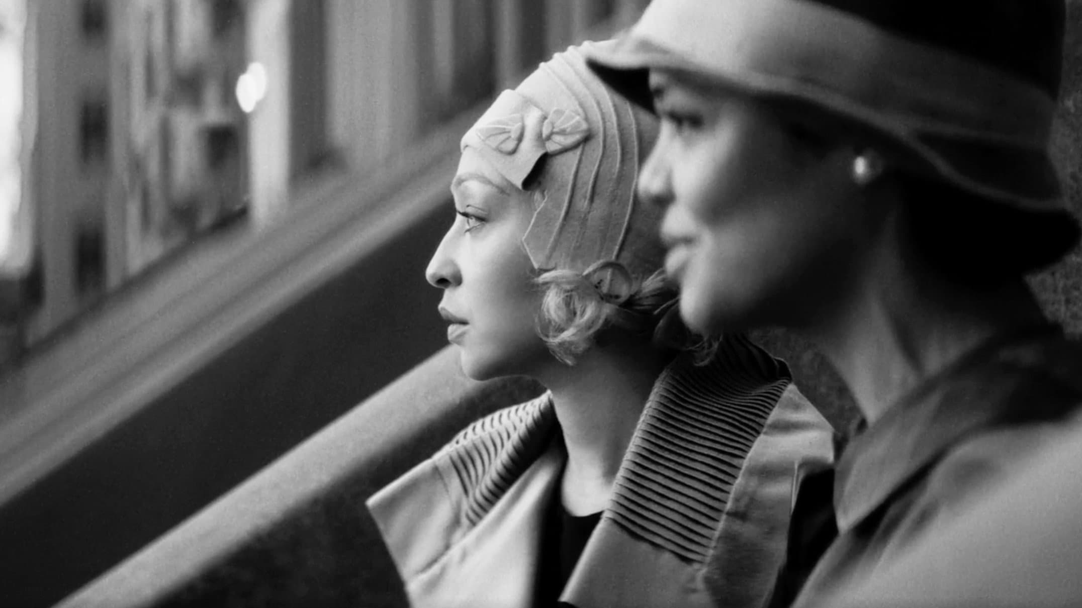Due donne - Passing - immagine
