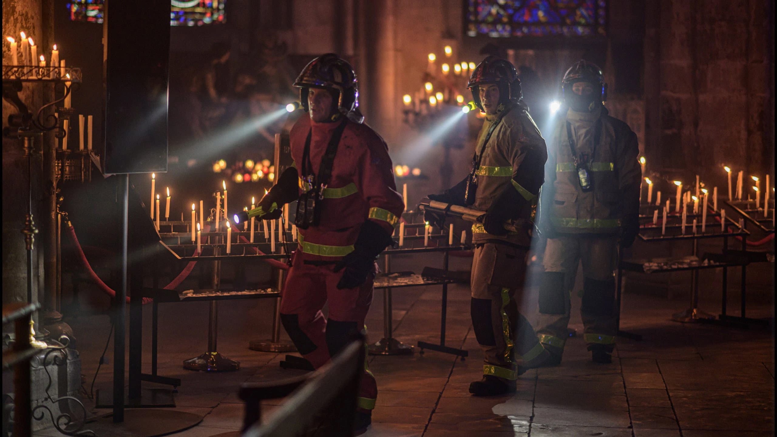 Notre-Dame in fiamme - immagine